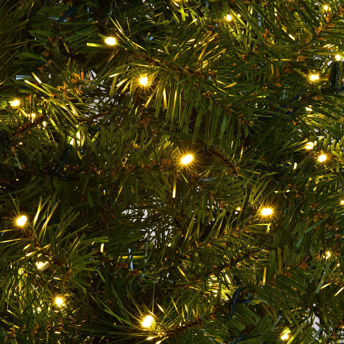 Lucktree Pre-Lit Christmas Tree Artificial PVC Spruce Hinged with 560 LED Lights and Solid Metal Legs - LucktreeUS
