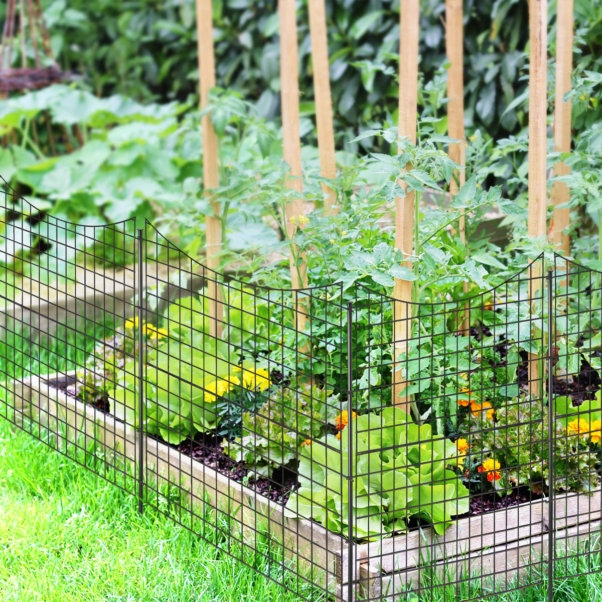 5-Panel Decorative Garden Fence with 5 Stakes, 39" Tall Outdoor Dog Barrier
