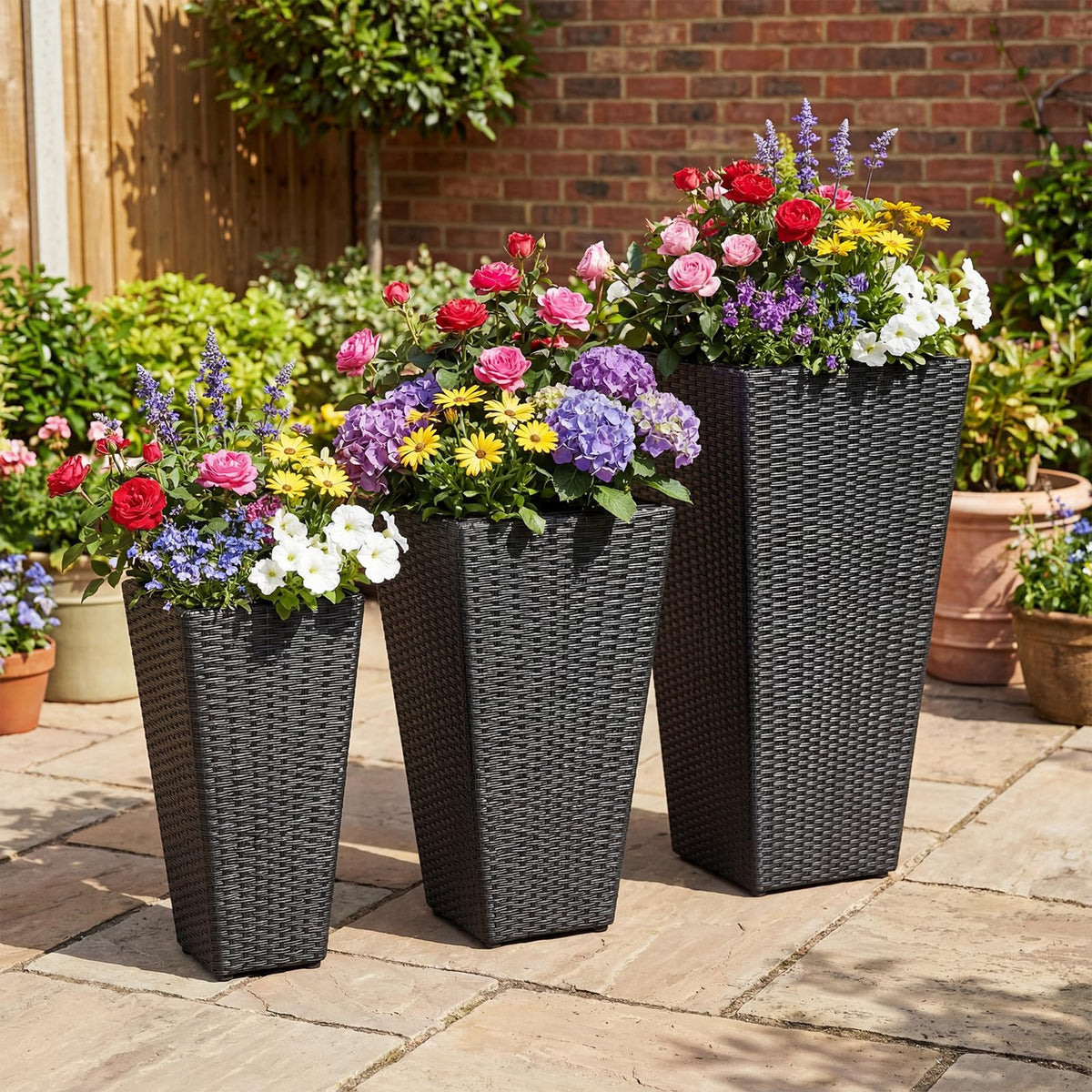 Lucktree 3-Piece Wicker Planters Tapered PP Rattan Plant Boxes with Plastic Flower Pots